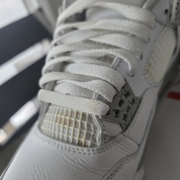 Jordan 4's White Oreo.                    White and Gray Men's Sneakers - Picture 8 of 8